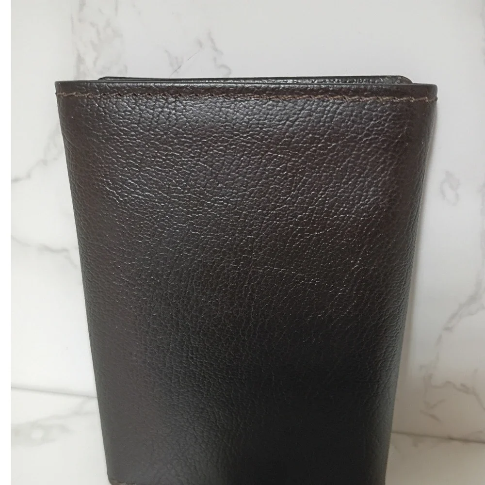 MUNDI Brown Leather Trifold Men's Wallet - NWOT
